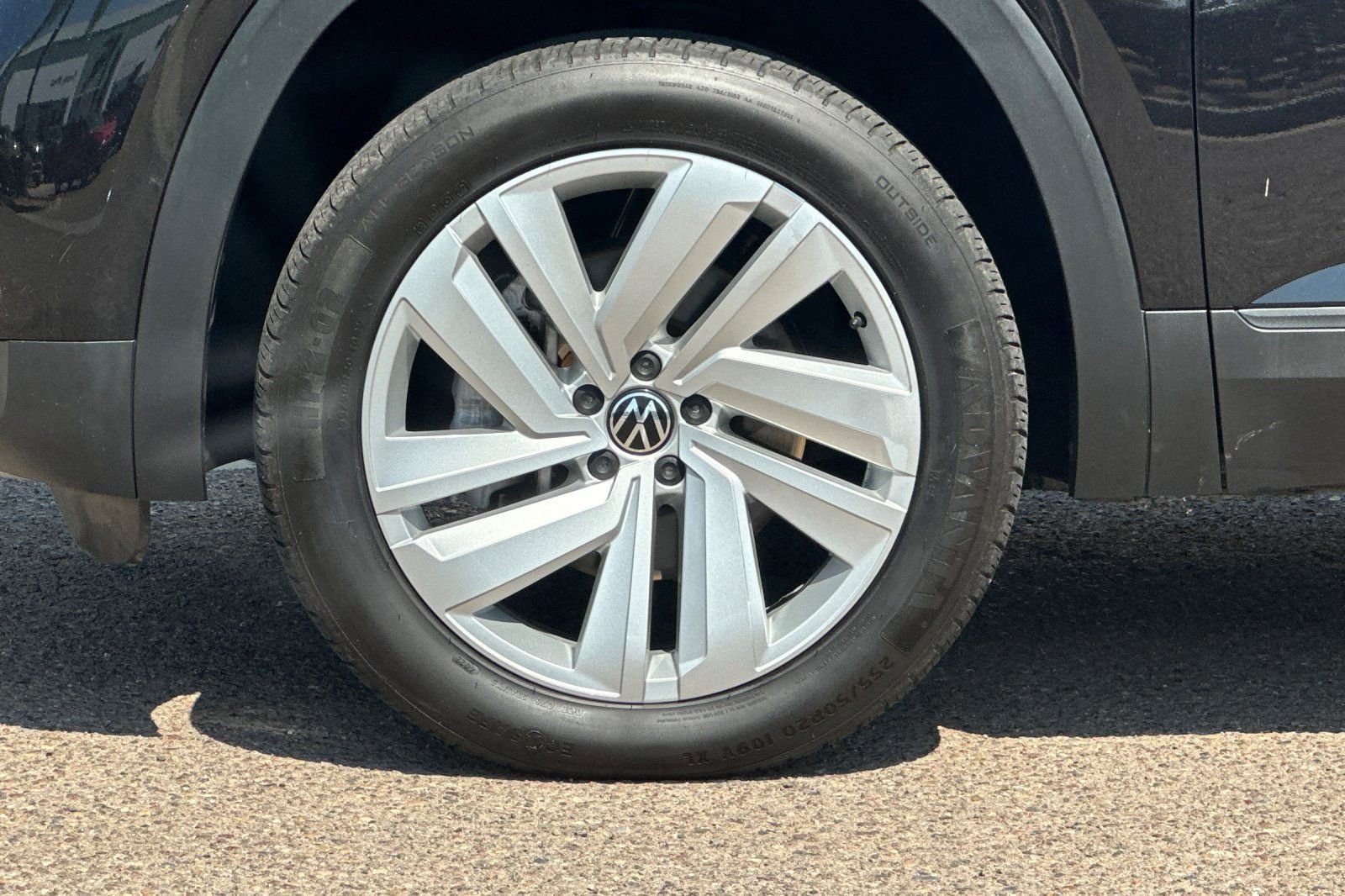 2022 Volkswagen Atlas Cross Sport SE w/Tech - Photo 25