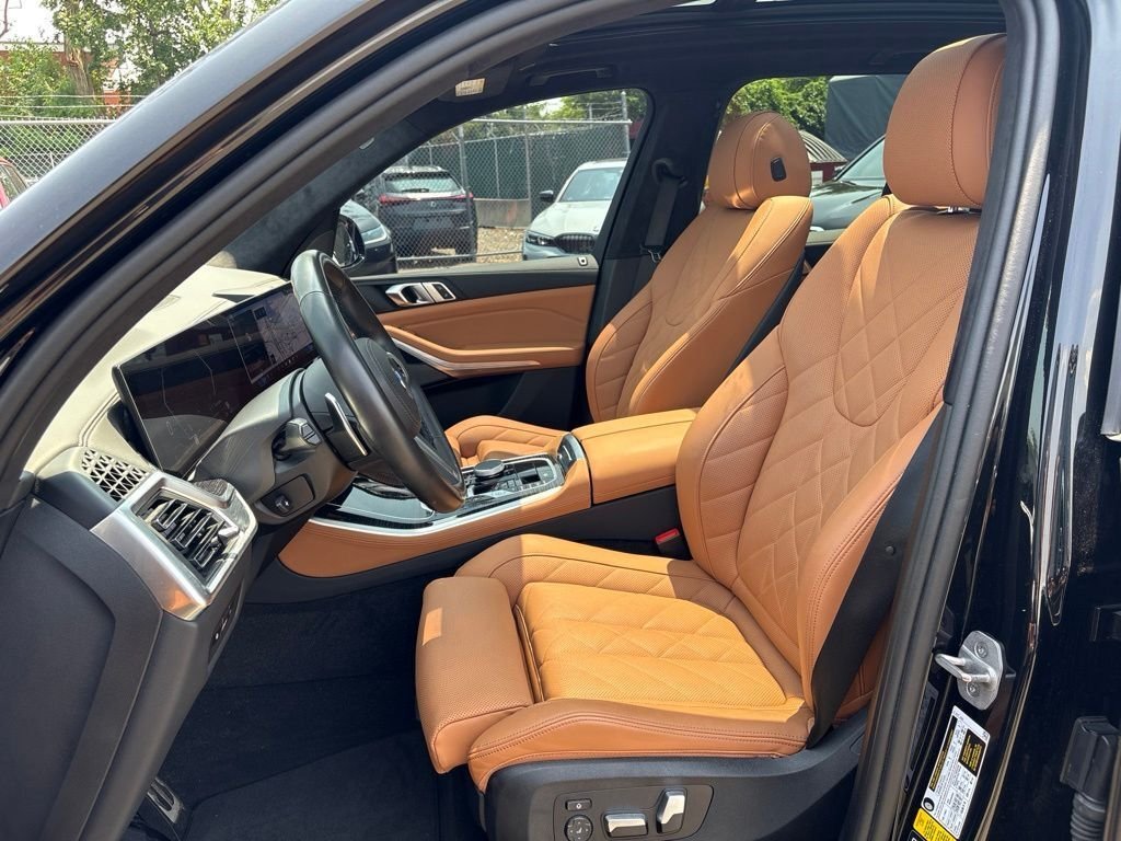 Certified Used 2024 Black BMW xDrive40i image 9
