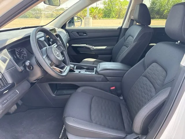 Used 2025 White Nissan S image 10