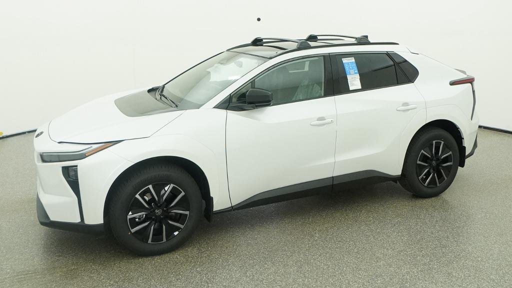 New 2026 Wind Chill Pearl Toyota XLE image 37
