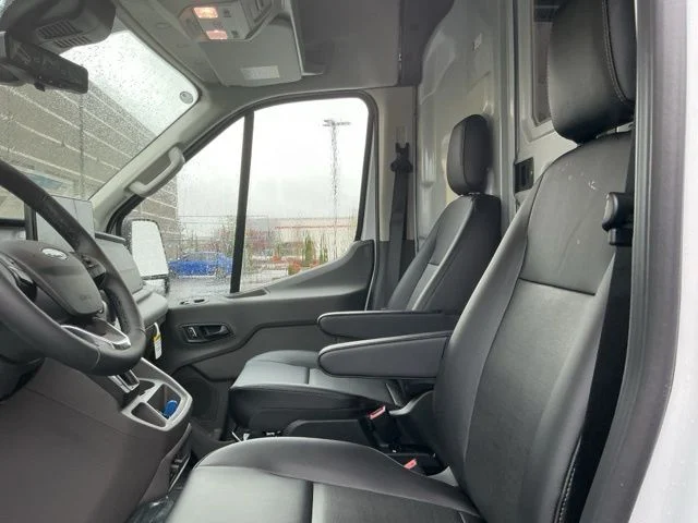 New 2026 Oxford White Ford Base image 17