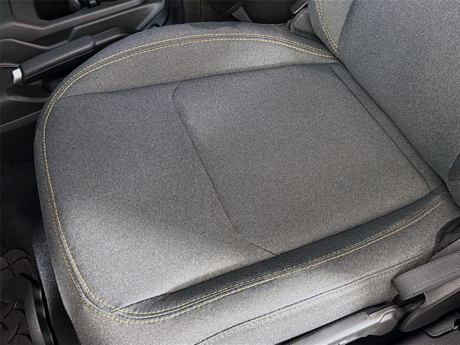 Used 2024 Earl Clearcoat Jeep Sport S image 19