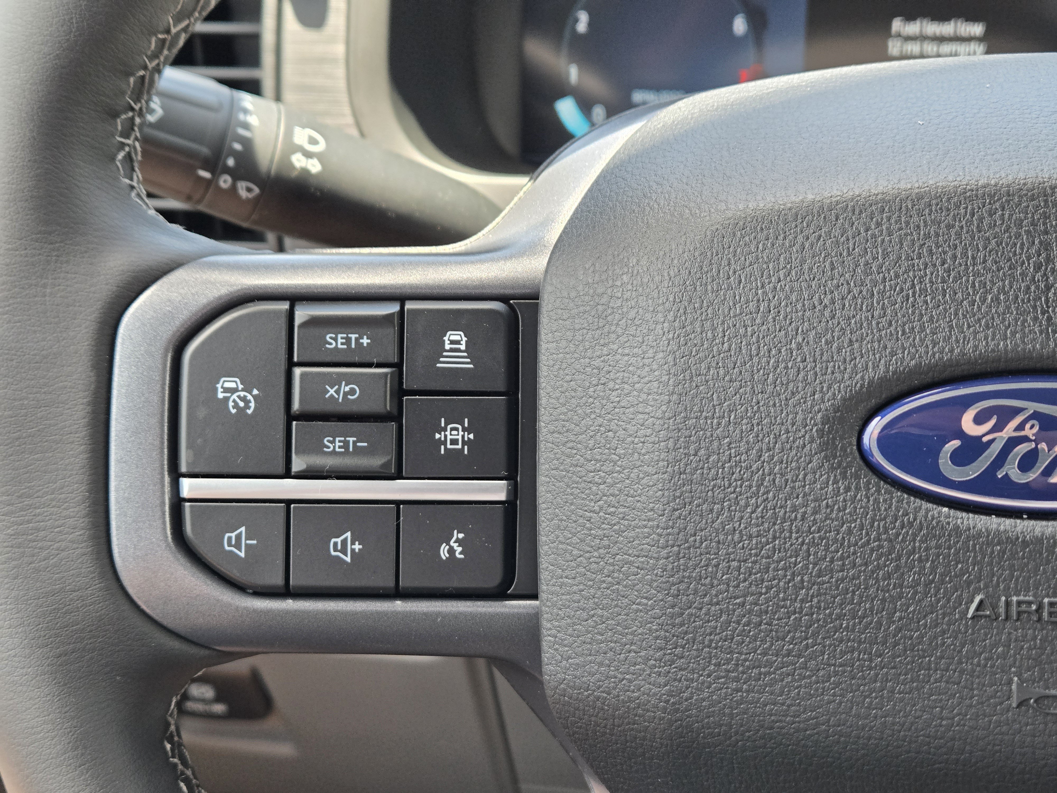 New 2026 AGATE BLACK METALLIC FORD XLT image 23