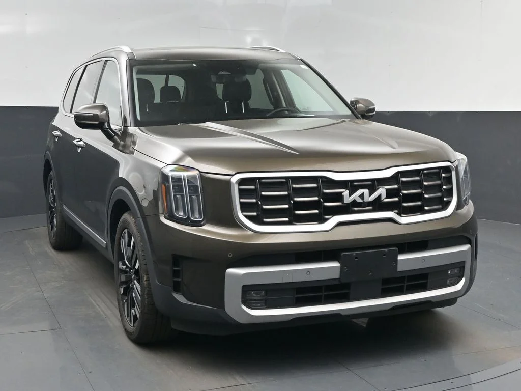 Used 2023 Green Kia SX-Prestige image 21