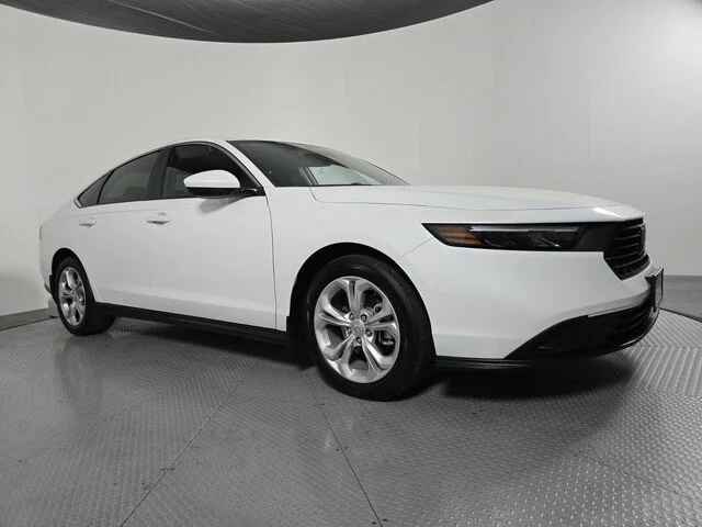 Certified Used 2024 Platinum White Pearl Honda LX image 33