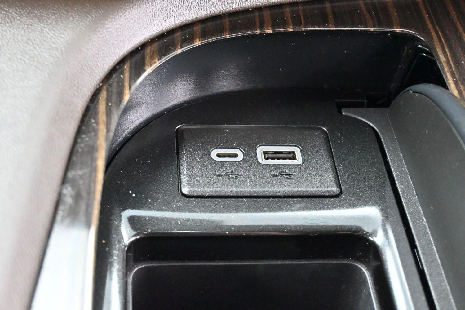 Used 2022 Black Raven Cadillac Sport image 29