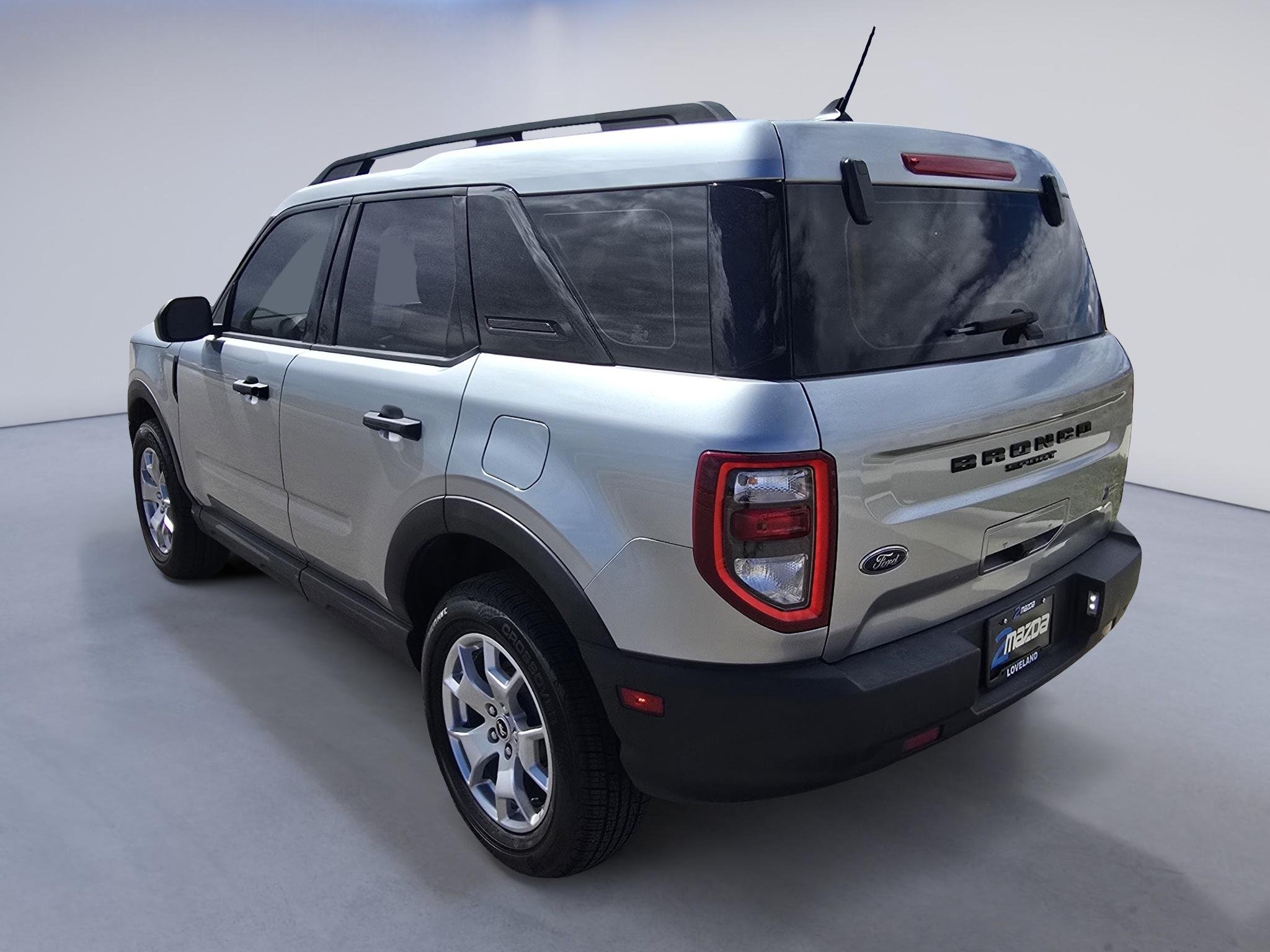 Used 2022 Iconic Silver Metallic Ford Base image 3