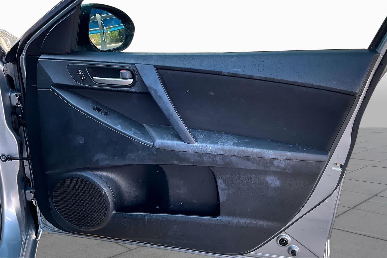 Used 2013 Liquid Silver Metallic Mazda i Sport image 23