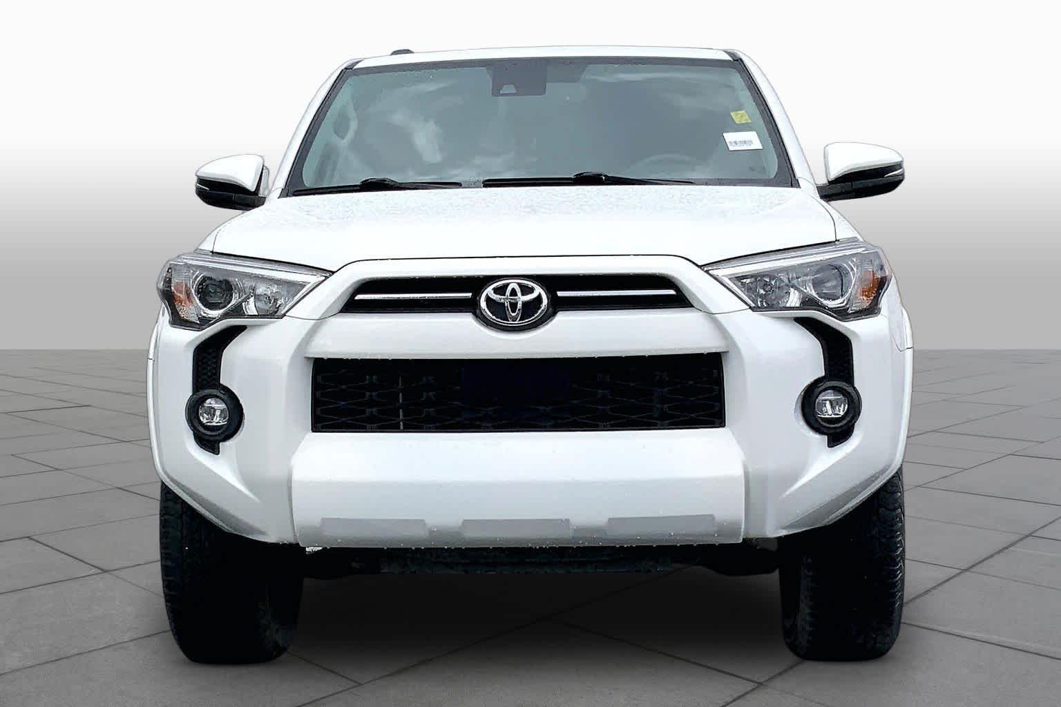 Used 2022 White Toyota SR5 Premium image 4