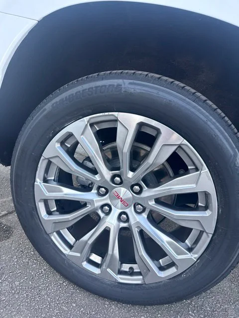 Used 2023 White GMC Denali image 10