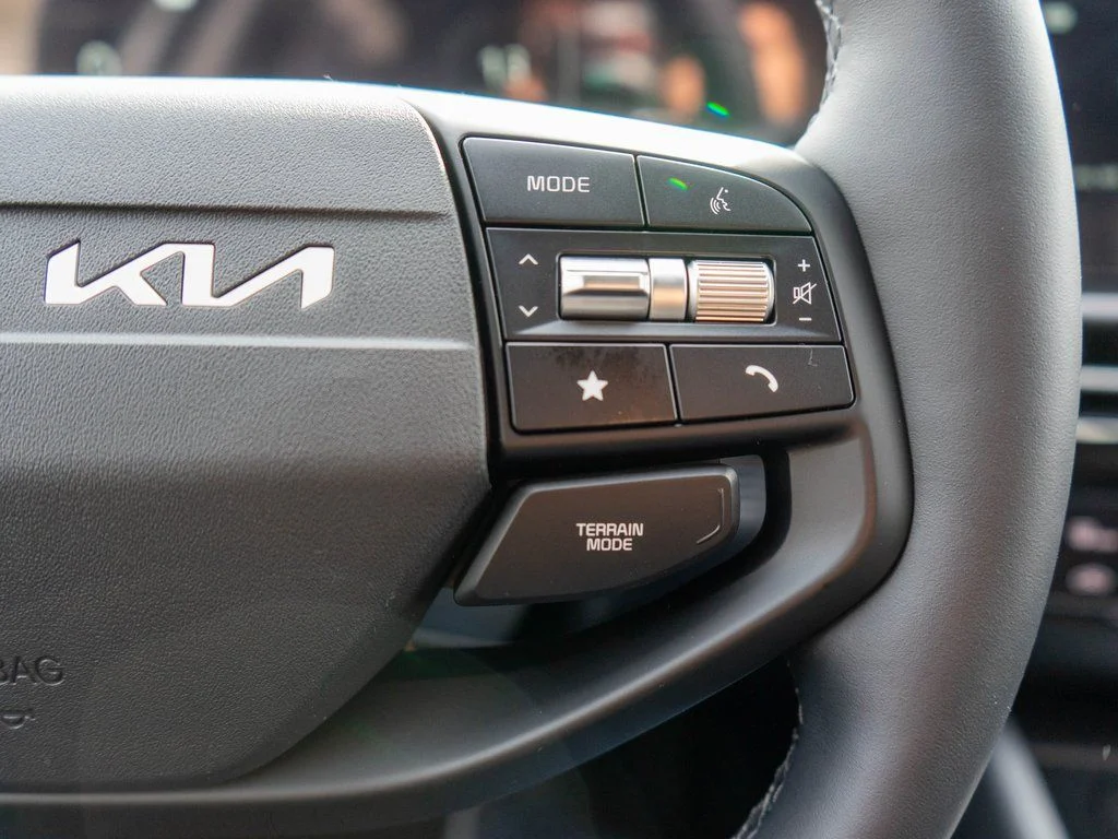 New 2026 Snow White Pearl Kia SX Prestige image 20
