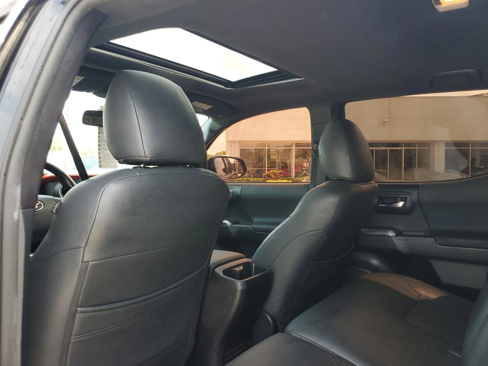 Used 2016  Toyota  image 9