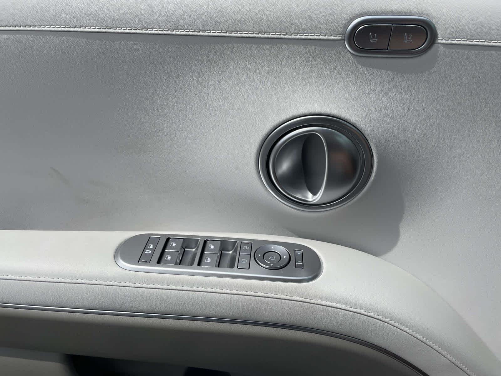 New 2026 Creamy White Pearl Hyundai SEL Premium 8P image 33