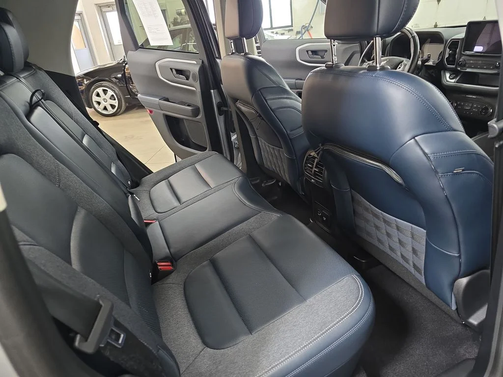 Used 2022 Silver Ford Outer Banks image 11