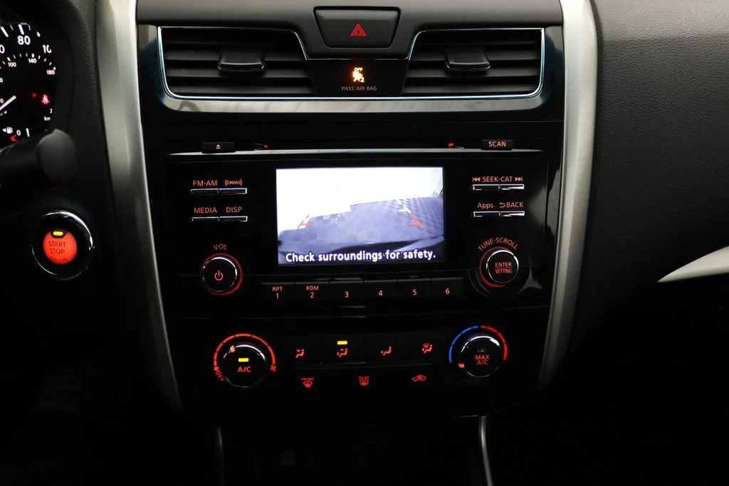 Used 2015 Black Nissan 2.5 S image 25