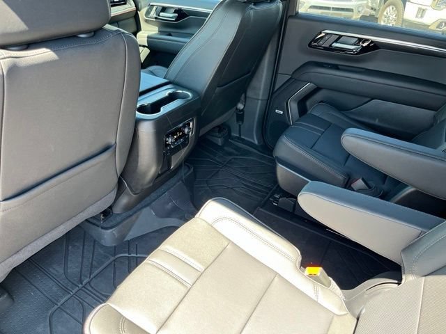 2026 Chevrolet Suburban RST - Photo 18