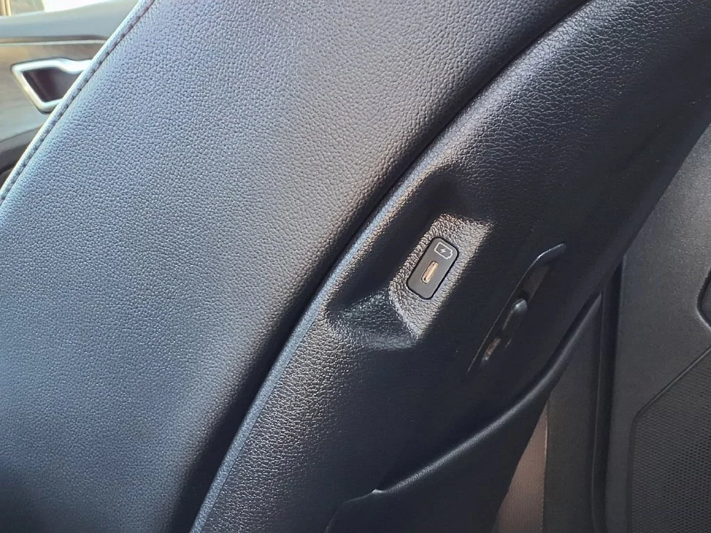 Certified Used 2025 Black Kia X-Line Prestige image 14