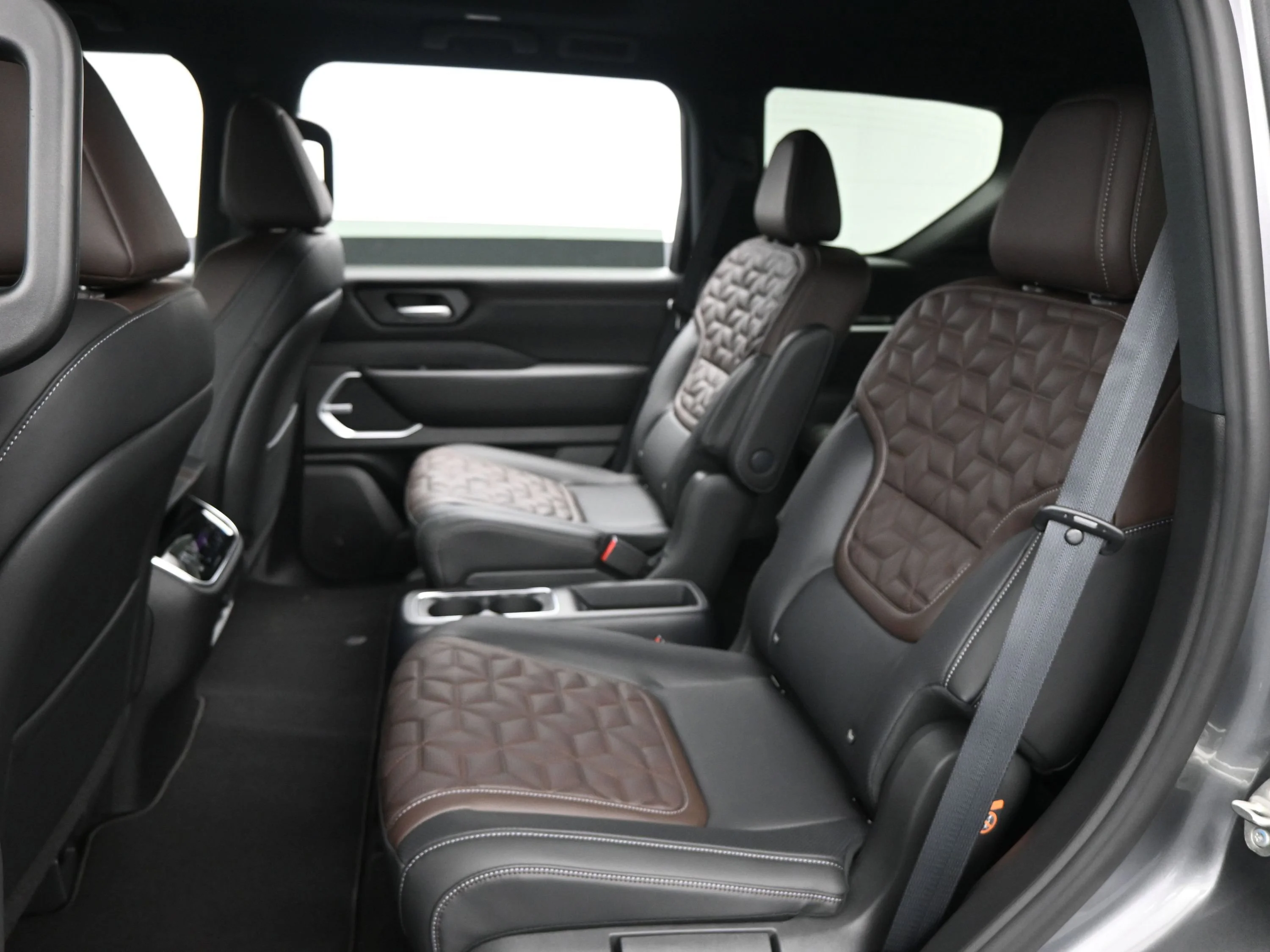 New 2026 Gun Metallic Nissan Platinum Reserve image 11