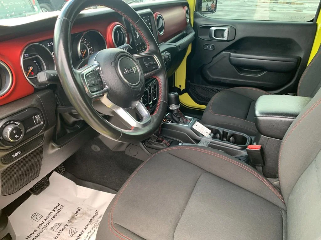 Used 2023  Jeep Rubicon image 11