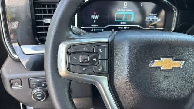 Used 2024 Summit White Chevrolet LT image 23