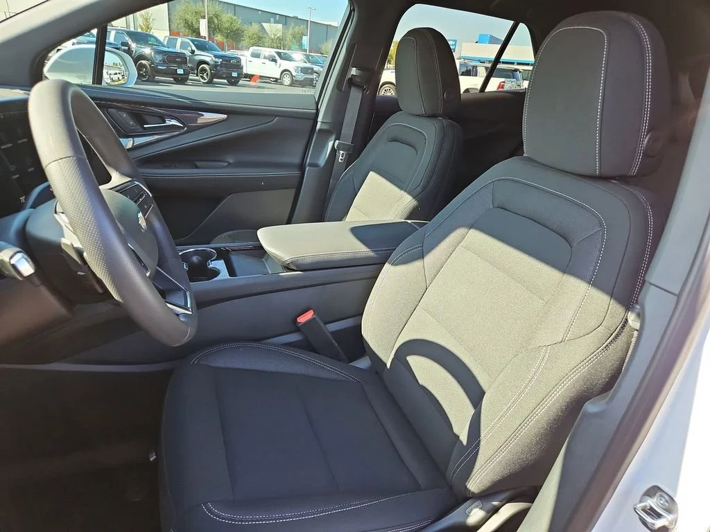 New 2026 Summit White Chevrolet LT image 18