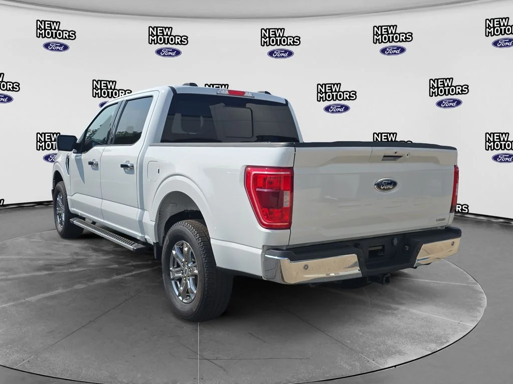 Used 2023 Oxford White Ford XLT image 2