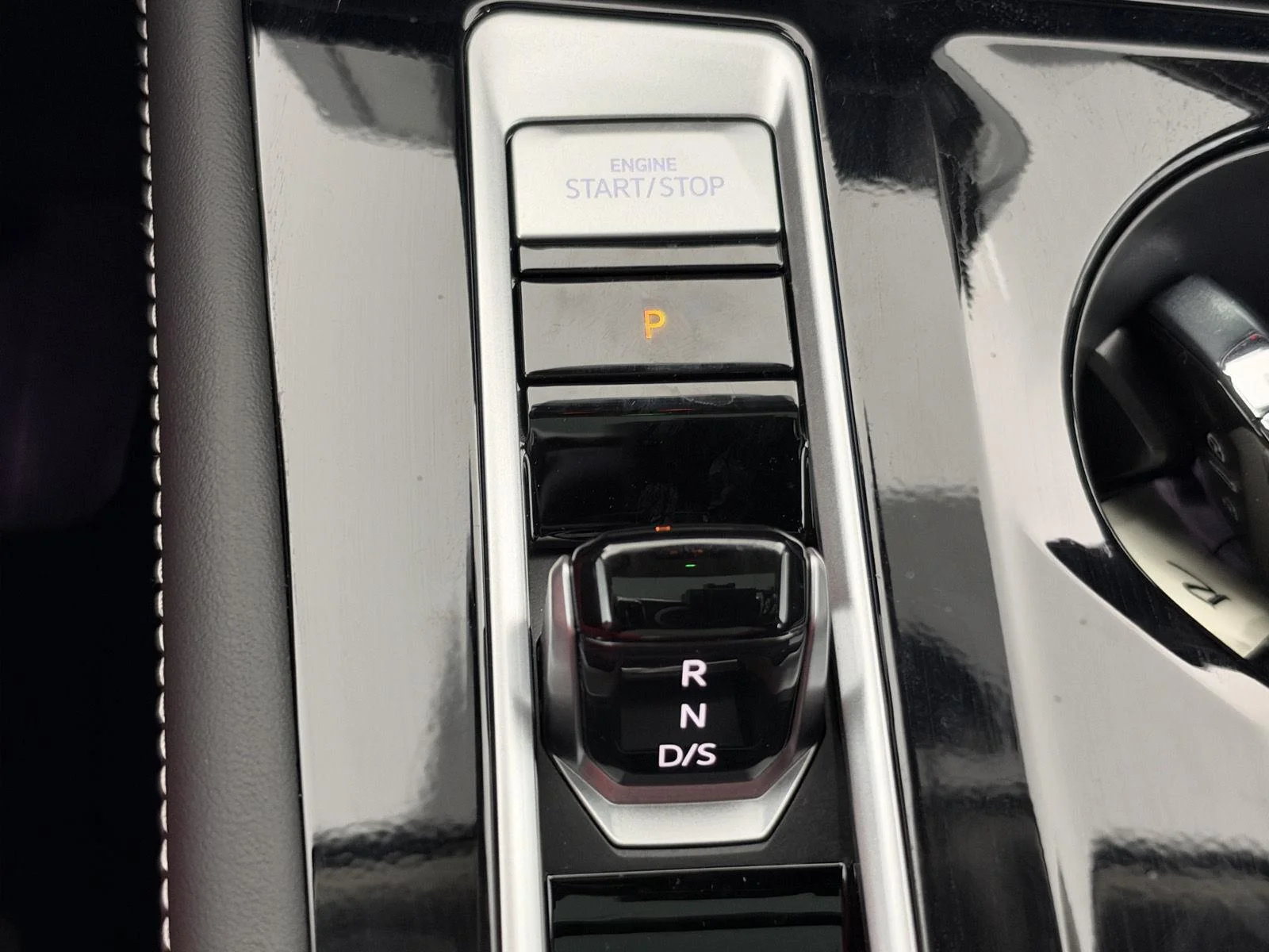 New 2026 Pure Gray Volkswagen 2.0T SE w/Technology image 33
