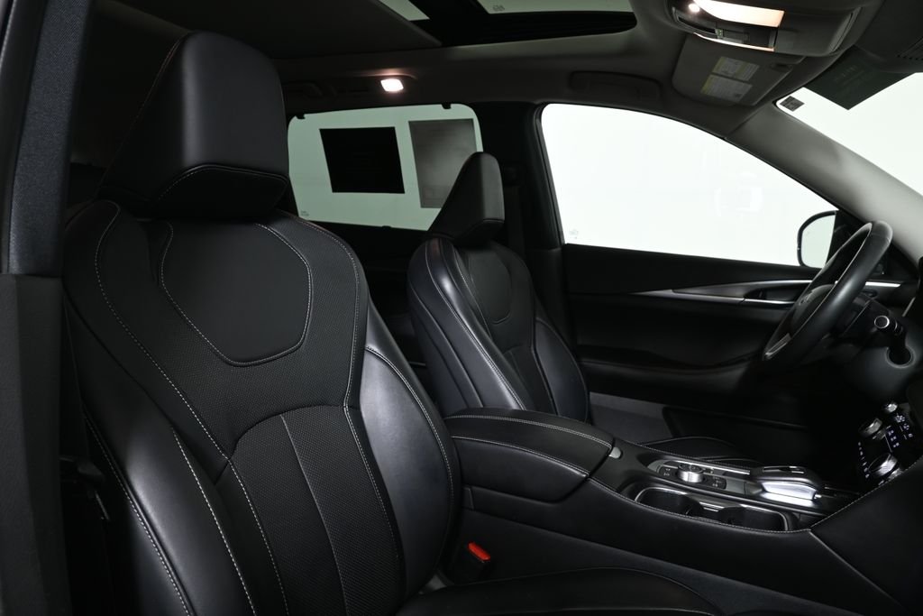 Certified Used 2023 Blue INFINITI LUXE image 33