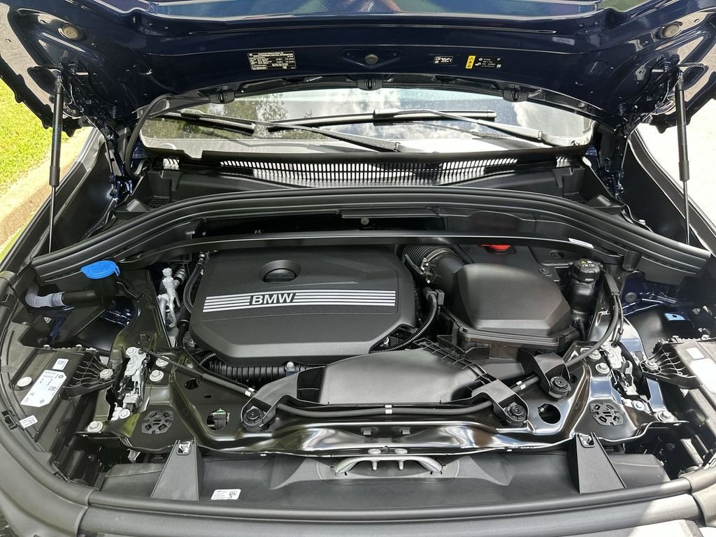 Used 2025 Blue BMW xDrive28i image 26