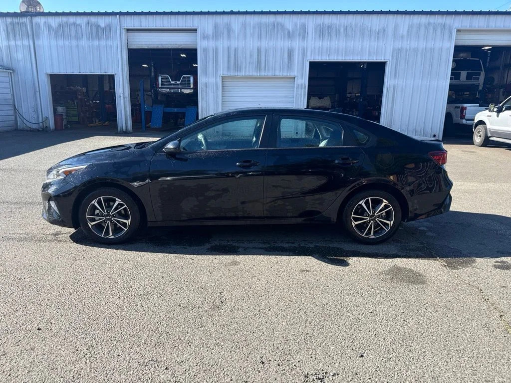 Used 2024 Black Kia LXS image 2