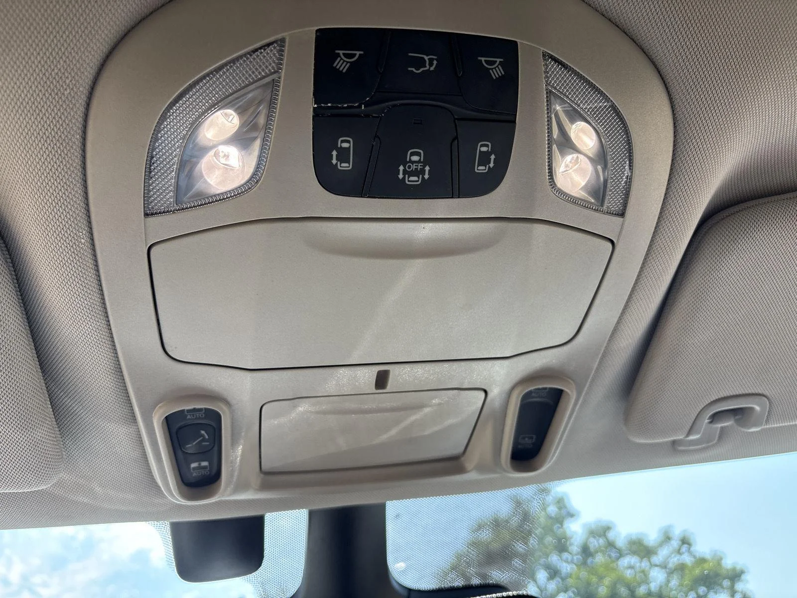 Used 2022 Fathom Blue Pearlcoat Chrysler Limited image 25