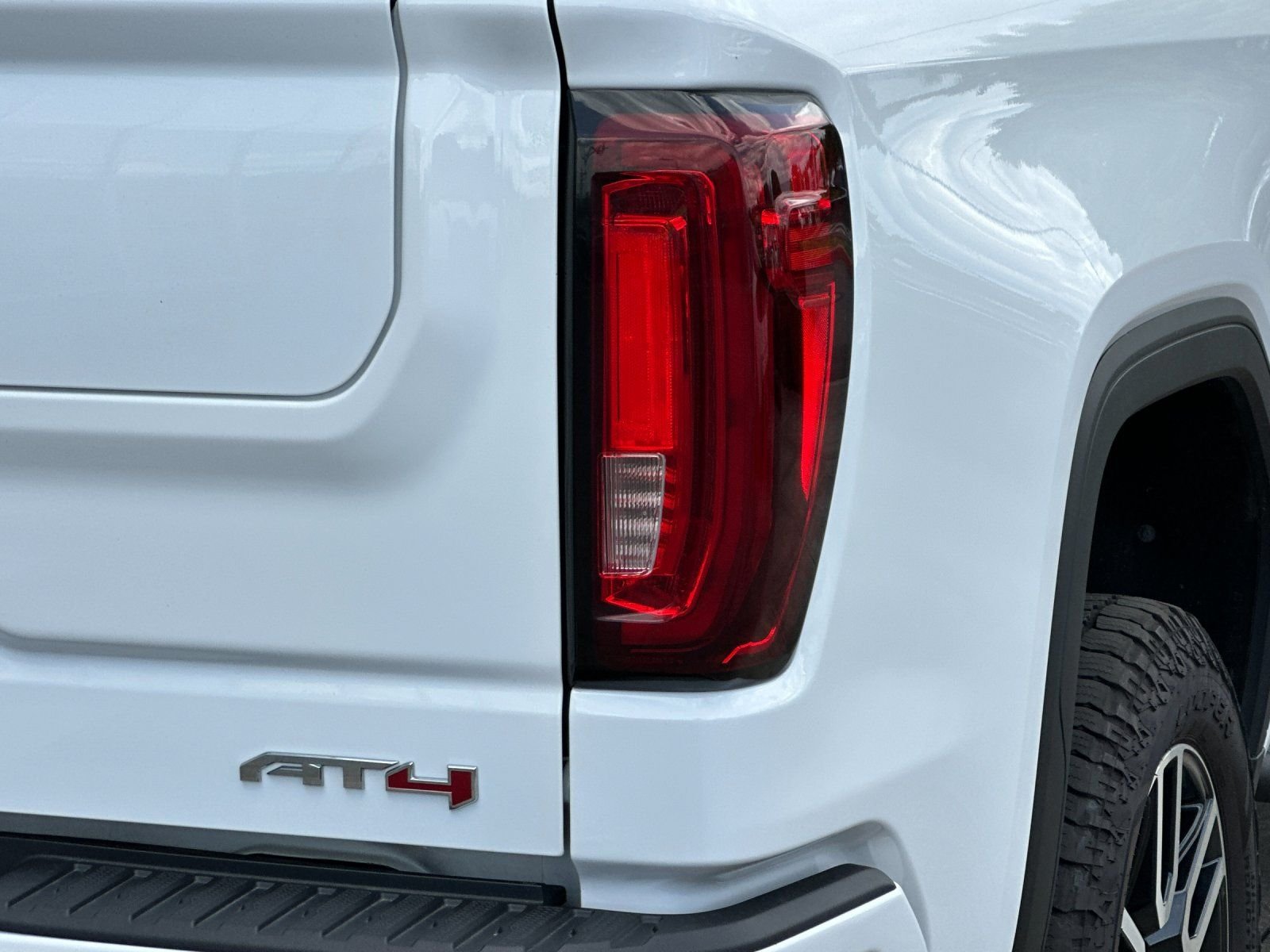 Used 2022 Summit White GMC AT4 image 23