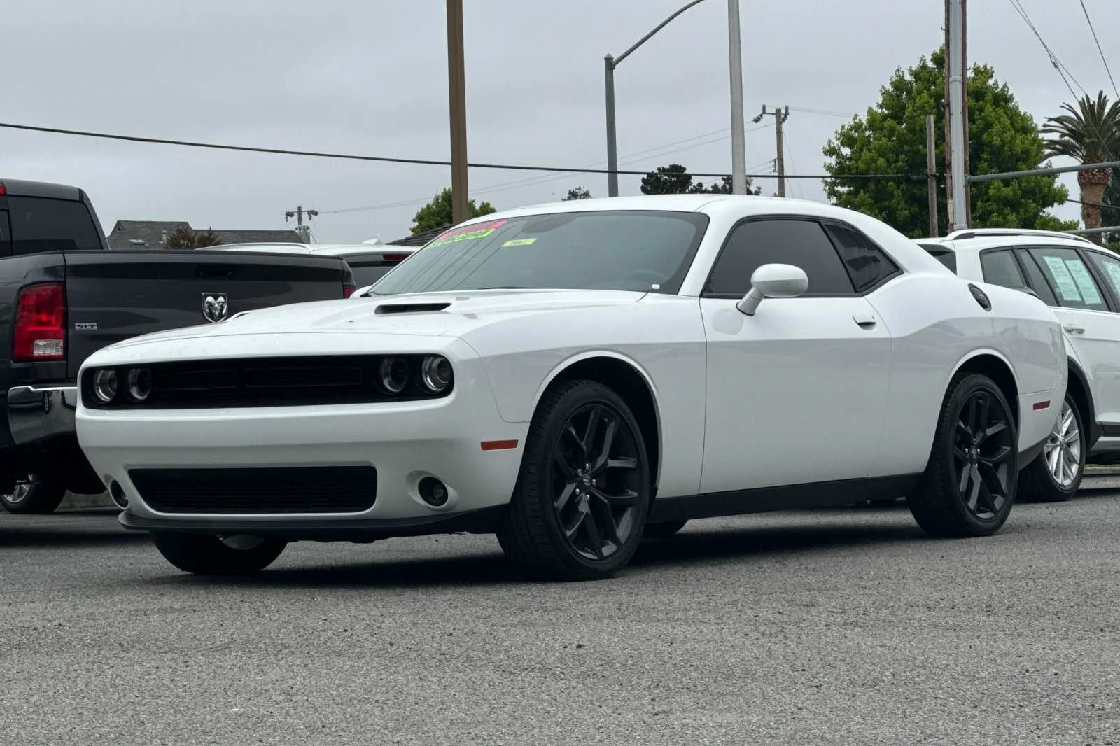 Used 2021 White Dodge SXT image 8
