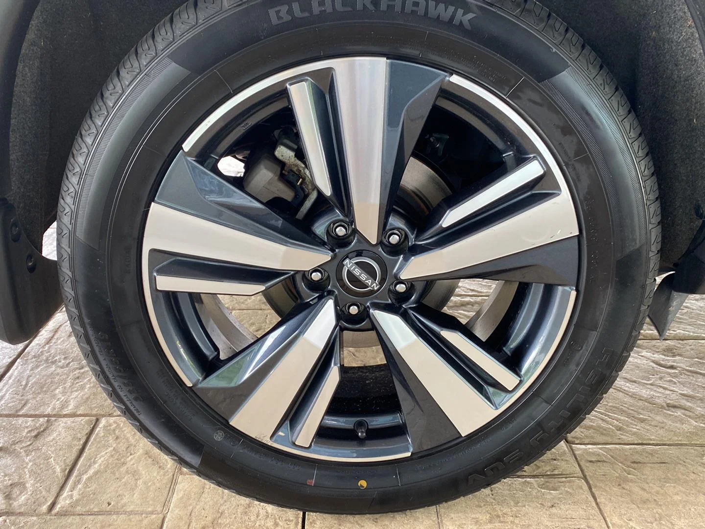 Used 2023 Boulder Gray Pearl Nissan Platinum image 12