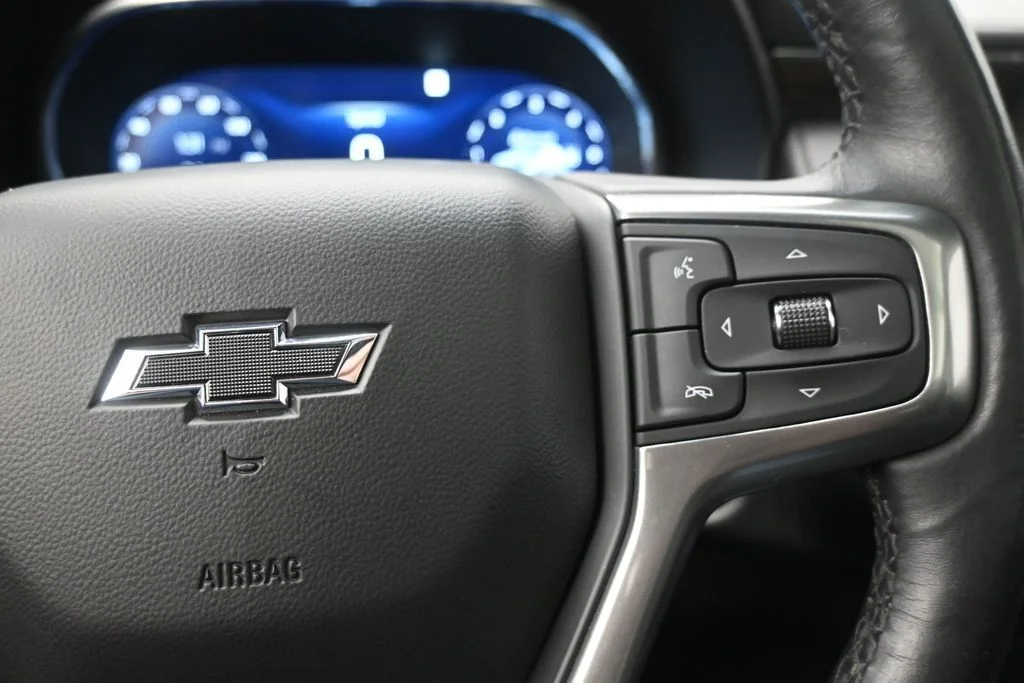 Used 2022 Gray Chevrolet Z71 image 23