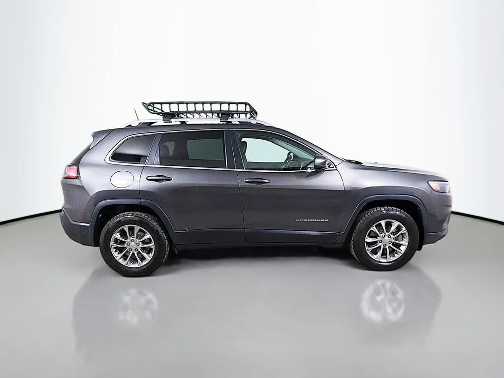Used 2019 Gray Jeep Latitude Plus image 5