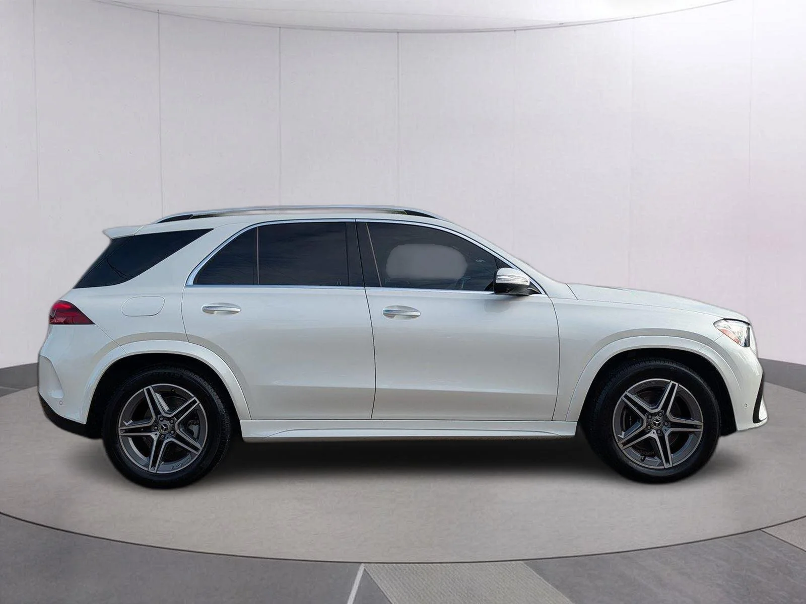 Used 2024 MANUFAKTUR Diamond White Metallic Mercedes-Benz GLE 350 image 6