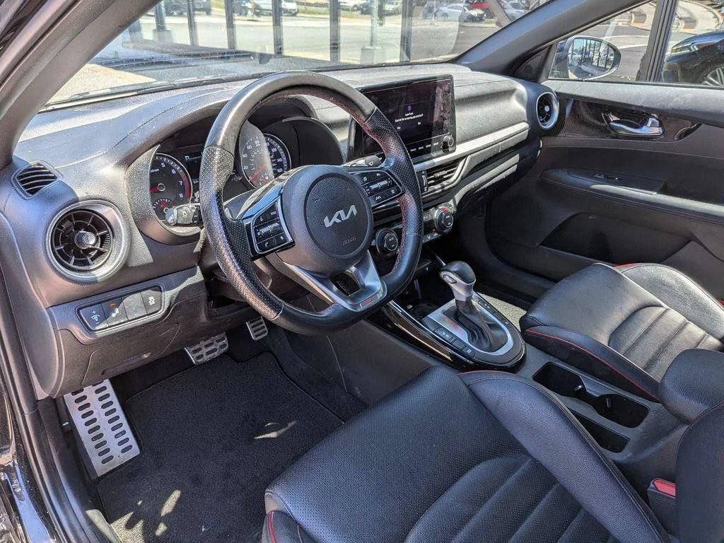 Used 2023 Black Kia GT image 13