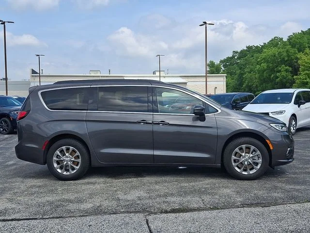 Used 2022 Gray Chrysler Touring L image 12