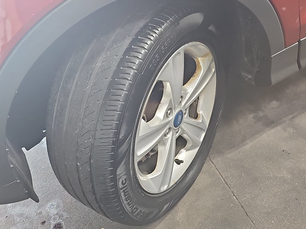 Used 2015 White Ford SE image 36