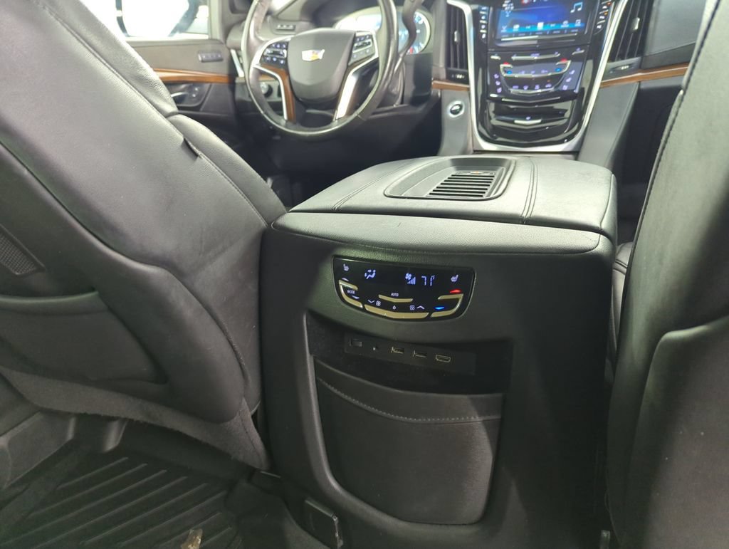 Used 2020 SHADOW METALLIC Cadillac Premium Luxury image 36