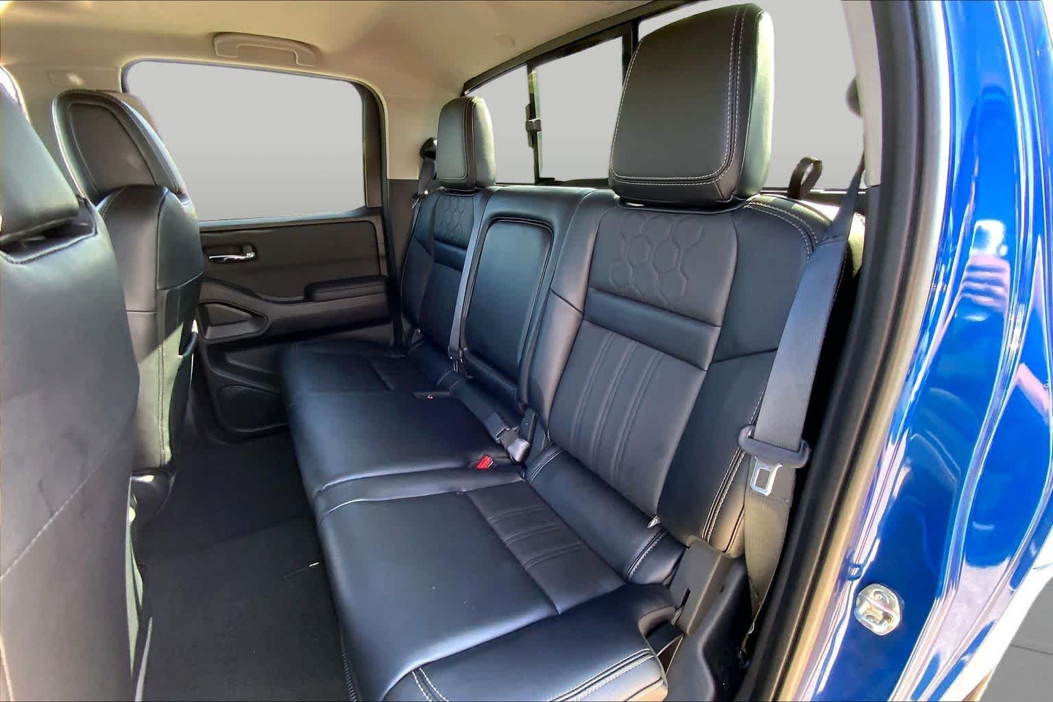 Used 2024 BLUE Nissan SL image 19