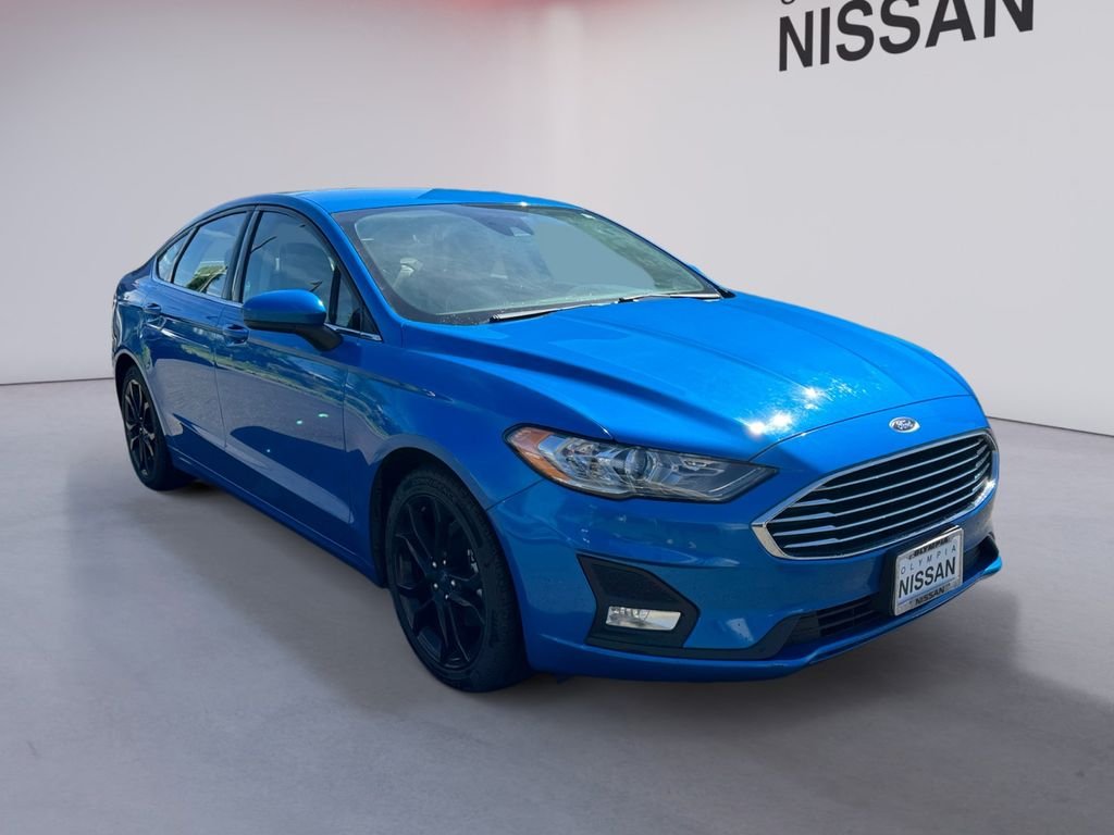 Used 2019 Blue Ford SE image 8