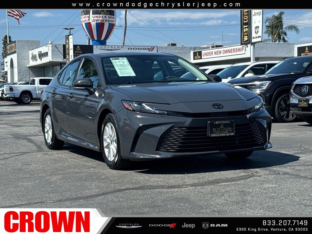 Used 2025  Toyota LE image 2