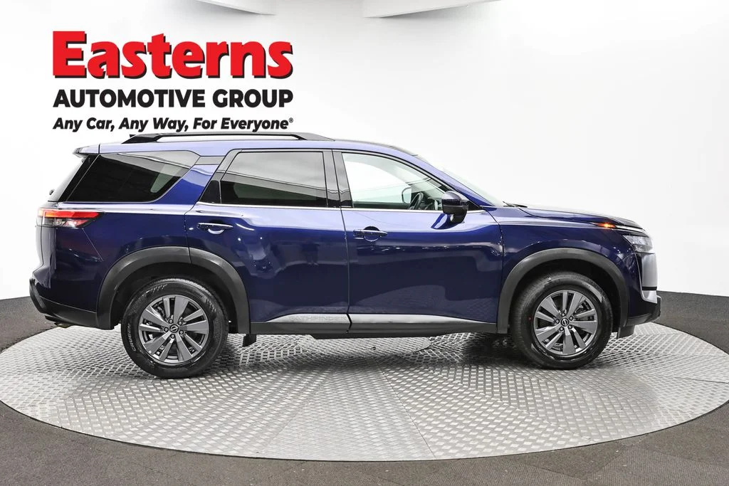 Used 2025 Blue Nissan SV image 4