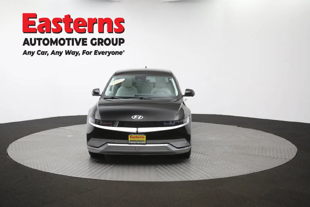 Used 2023 Black Hyundai Limited image 57