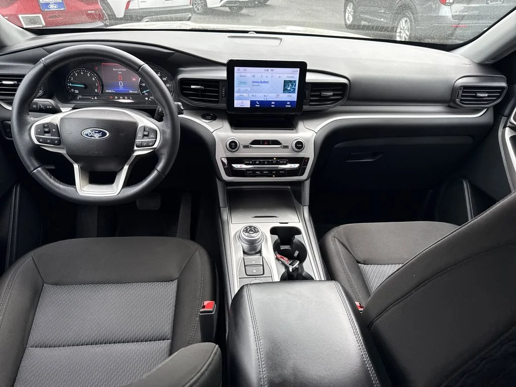 Used 2023 Silver Metallic Ford XLT image 9