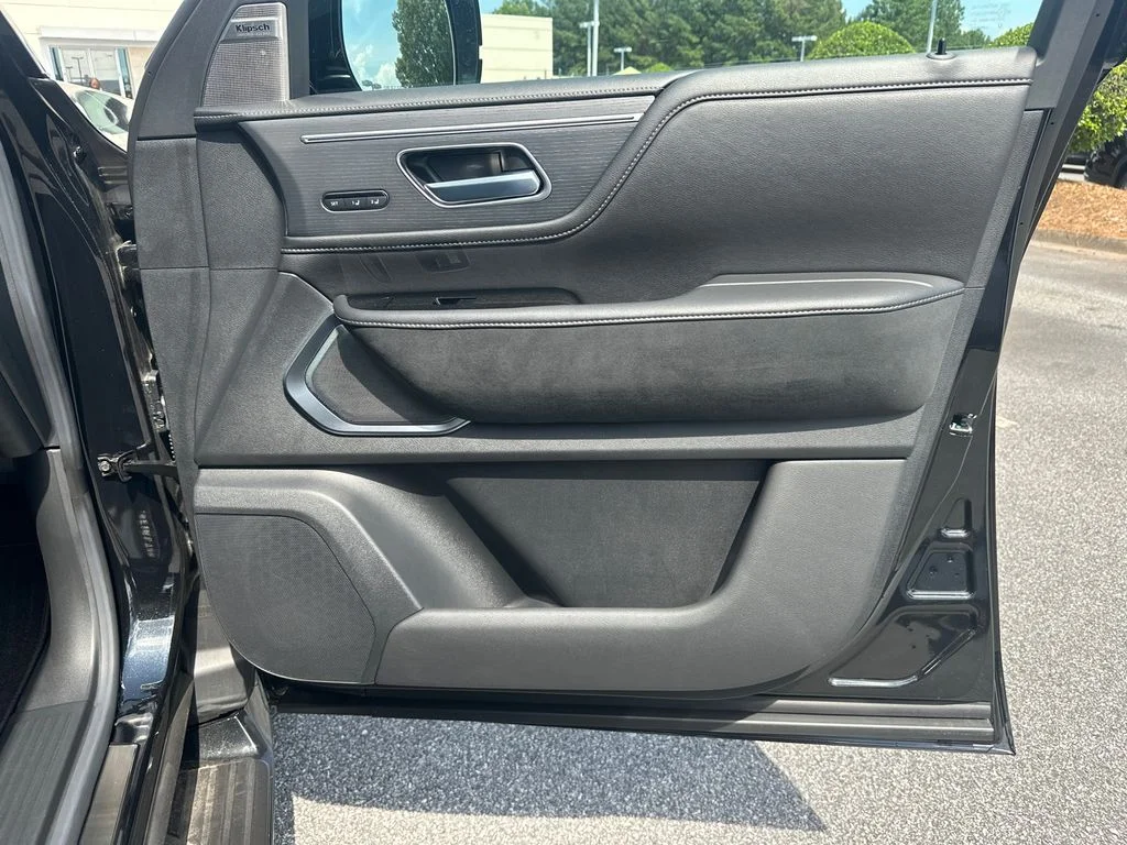 2025 INFINITI QX80 Sensory 4WD - Photo 12