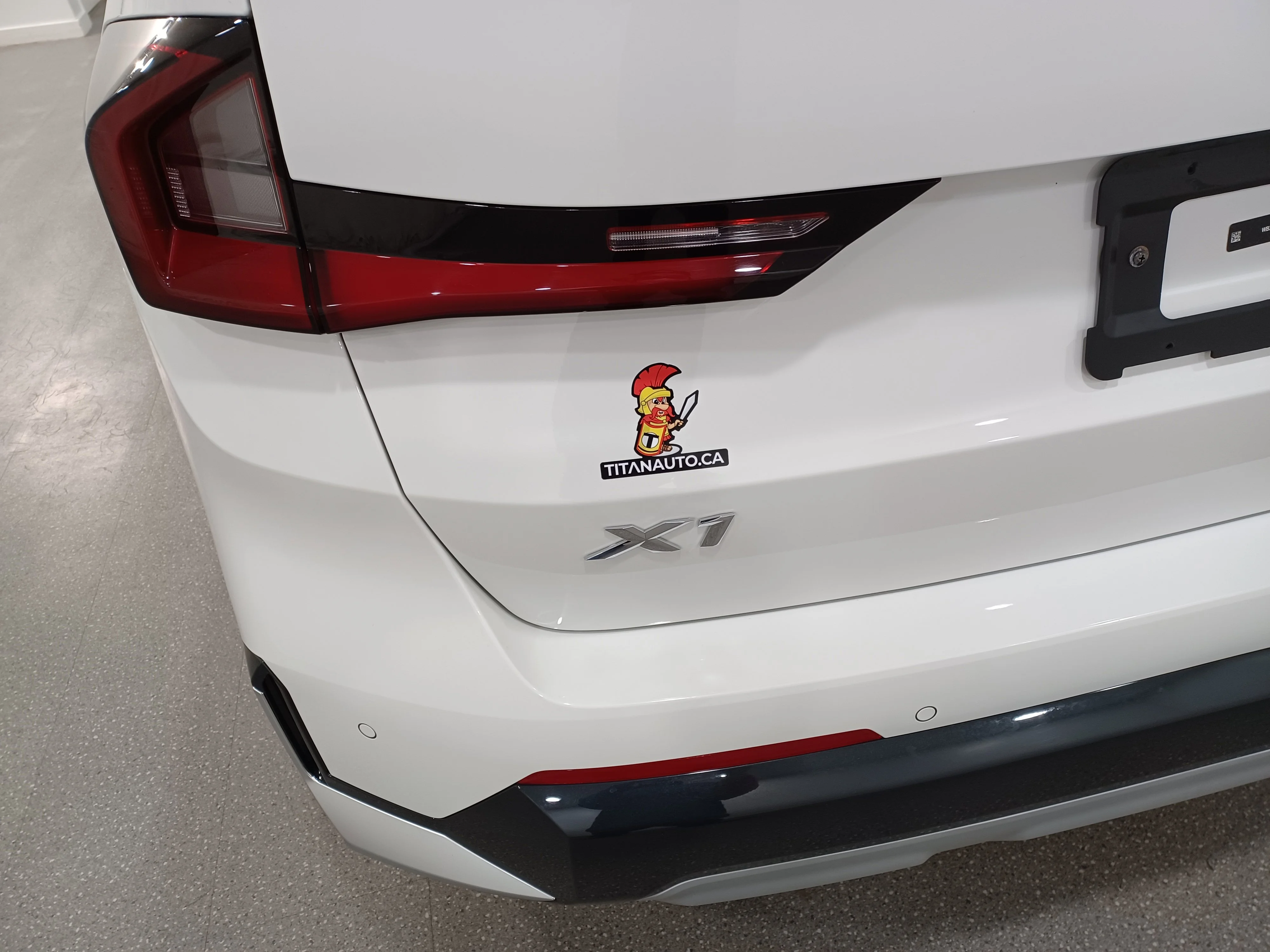 Certified Used 2023 Mineral White Metallic BMW xDrive28i*Nav | Htd Steering Wheel | Pano Roof | Htd Leather | Lane Keep Assist | Rain Sense Wipers image 23