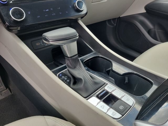 Used 2025 White Hyundai SEL image 21
